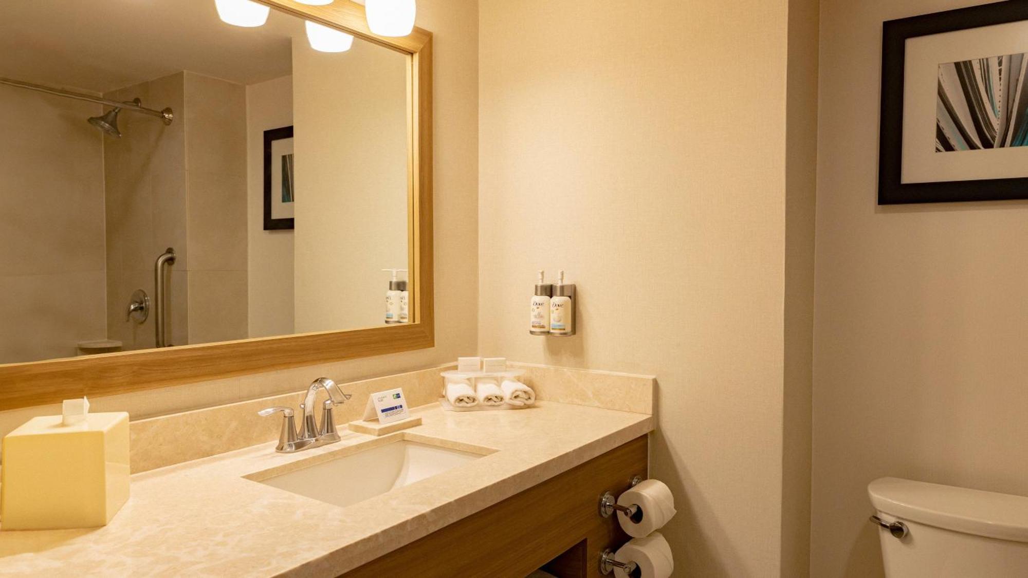 Holiday Inn Express & Suites Chihuahua Juventud By Ihg Eksteriør bilde