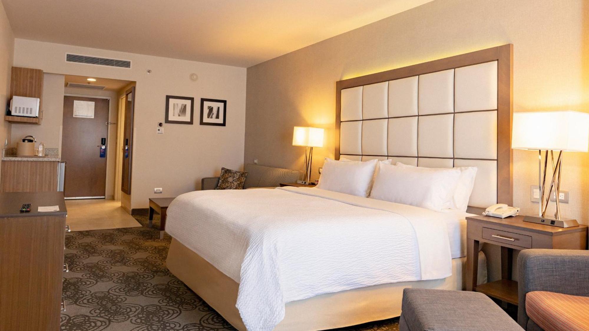 Holiday Inn Express & Suites Chihuahua Juventud By Ihg Eksteriør bilde