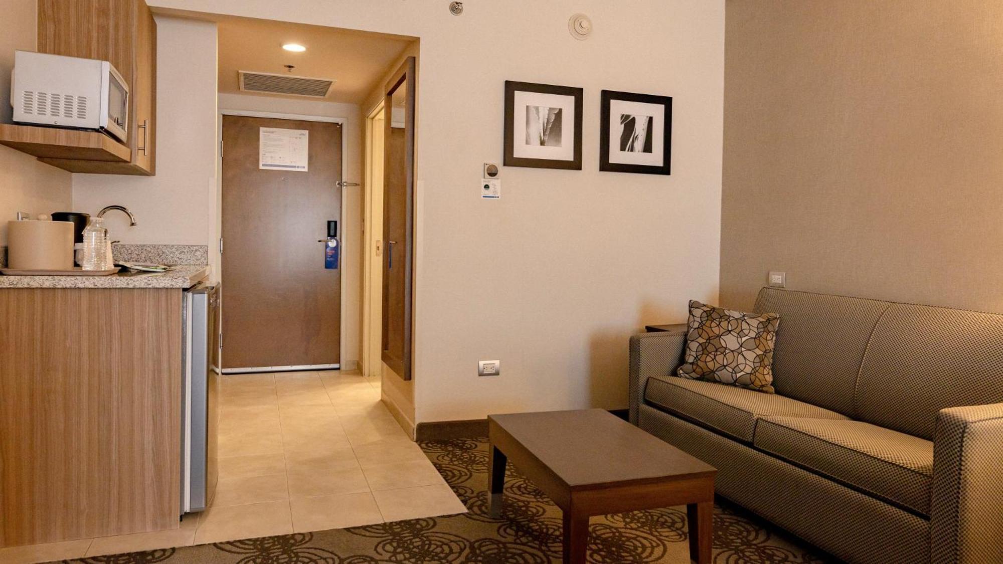 Holiday Inn Express & Suites Chihuahua Juventud By Ihg Eksteriør bilde