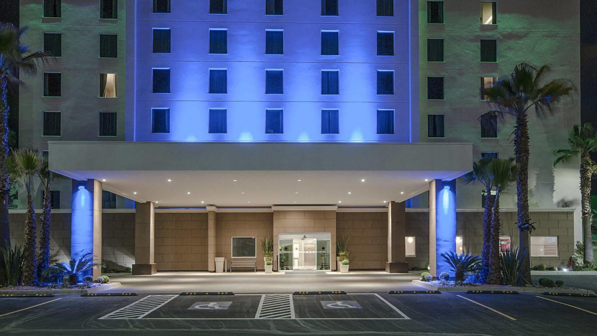 Holiday Inn Express & Suites Chihuahua Juventud By Ihg Eksteriør bilde