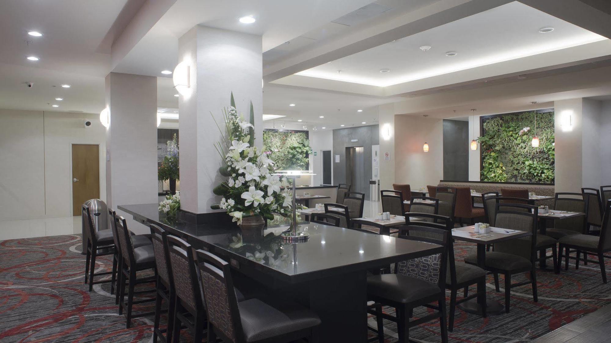 Holiday Inn Express & Suites Chihuahua Juventud By Ihg Eksteriør bilde