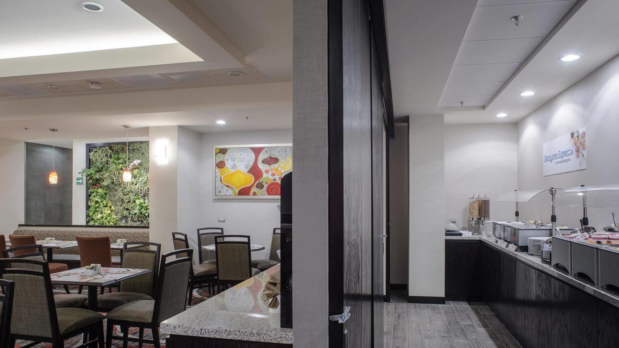 Holiday Inn Express & Suites Chihuahua Juventud By Ihg Eksteriør bilde