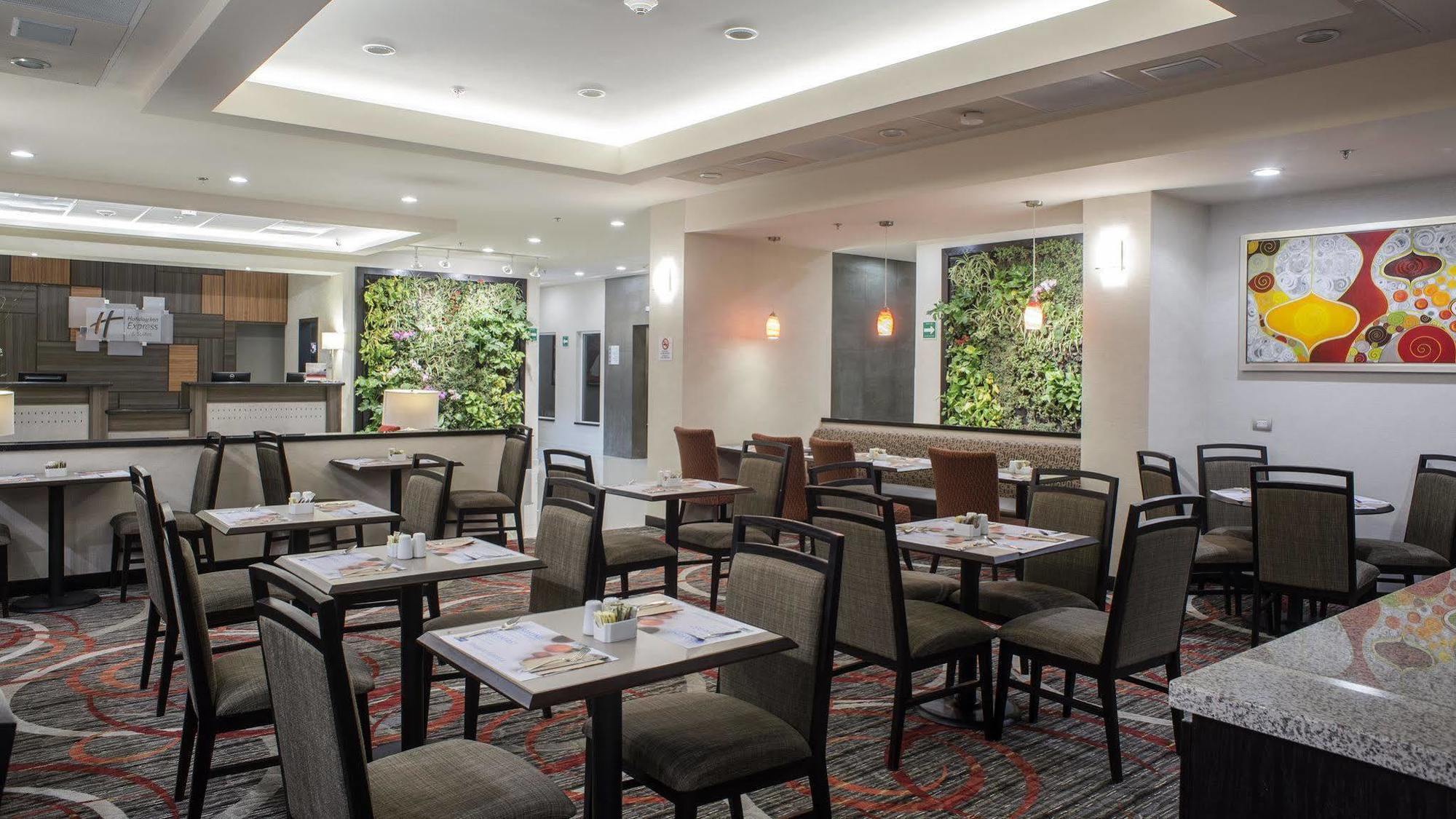 Holiday Inn Express & Suites Chihuahua Juventud By Ihg Eksteriør bilde